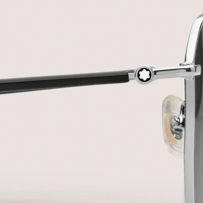 Gafas de sol cuadradas con montura metálica plateada